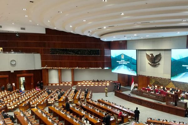 CSIS: Mayoritas Caleg Muda Dan DPR Terindikasi Dinasti Politik